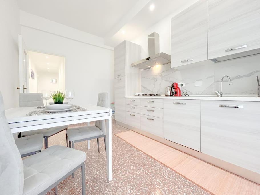 Elegant Apartment - Wifi - Smart Tv - Netflix Janov Exteriér fotografie
