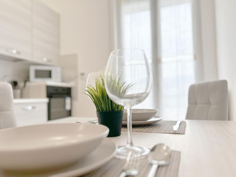 Elegant Apartment - Wifi - Smart Tv - Netflix Janov Exteriér fotografie